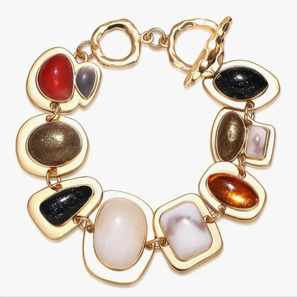 Gorgeous Vintage Golden Faux Stone Bracelet - Picture 5 of 5